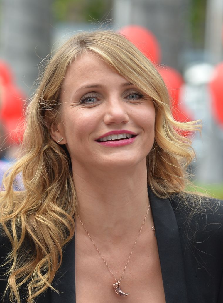 Cameron Diaz flashed her gorgeous smile at the “Annie” Miami Walk Of Fame Ceremony at Bayside Marketplace.