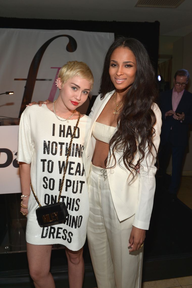 Then she rubbed shoulders with Cici.