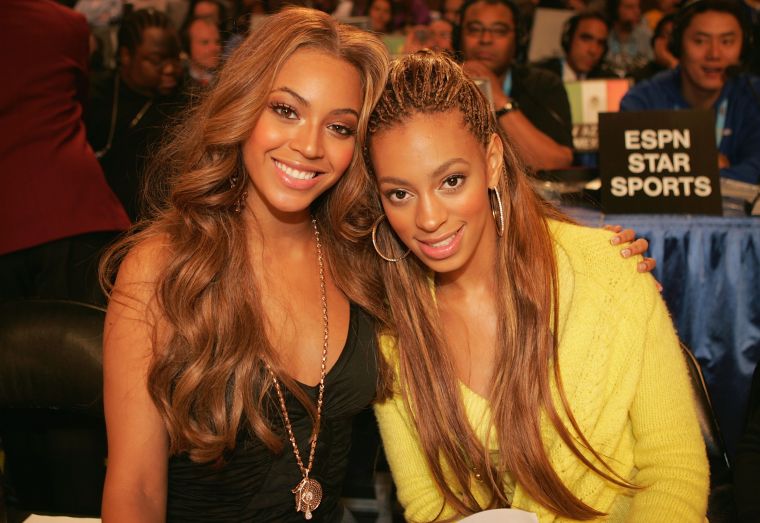 Solange accompanies her sis to the NBA All Stars game back in 2005.