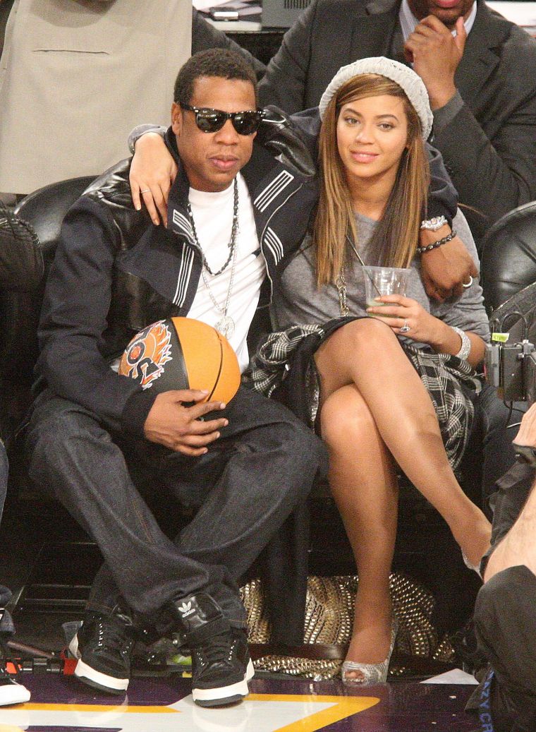 Jay and Bey look so young at an NBA All Stars game in ’09.