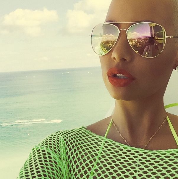 Amber Rose takes a gorgeous selfie.