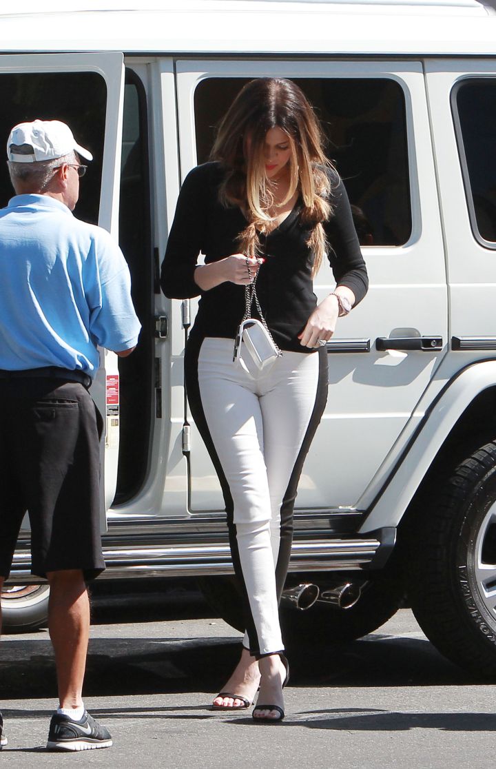 One thing’s for sure, Khloe rocks the camel toe better than anyone.
