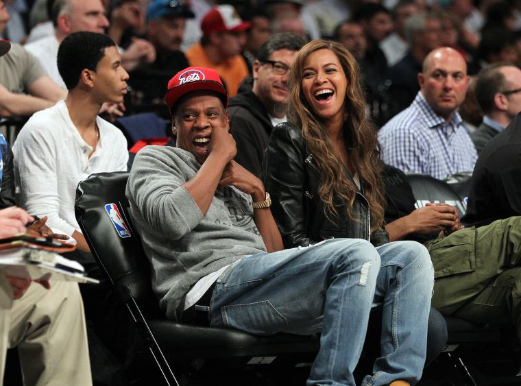 That moment Beyoncé laughs uncontrollably at a courtside joke being played on Jay Z's former arch nemesis, Drake.