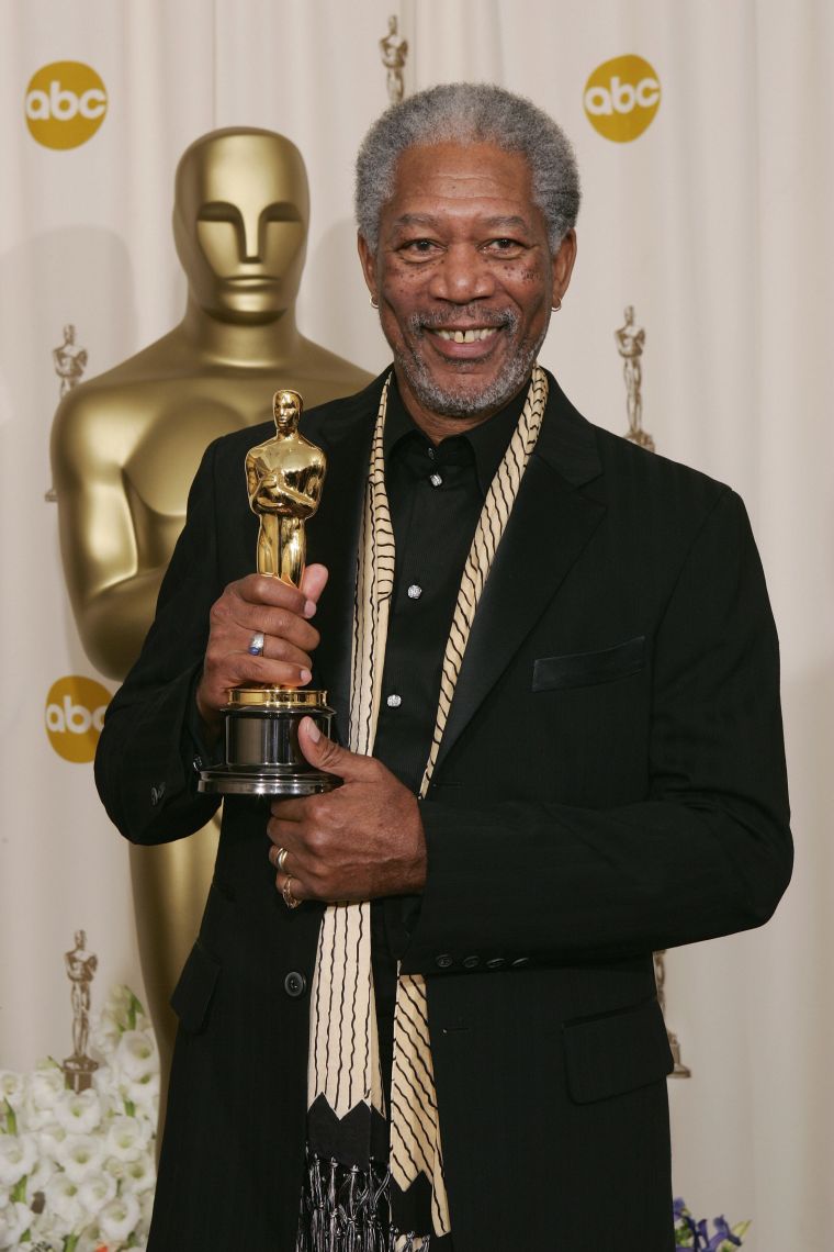 Morgan Freeman snagged himself a statute for Best Supporting Actor in “Million Dollar Baby.”