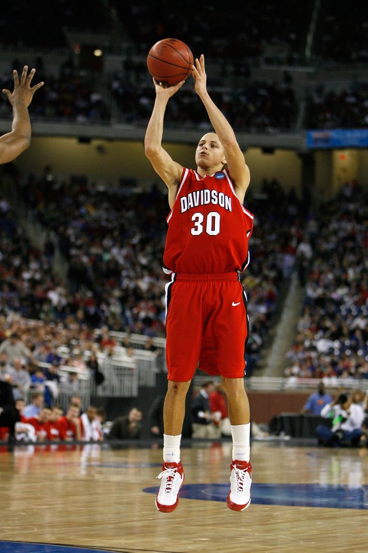 Mid major splash: Steph Curry, 2008.