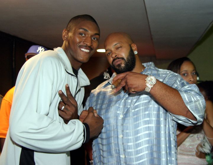 The ironic moment he and Metta World Peace–then Ron Artest–threw up peace signs.