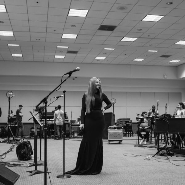 Bey wows the behind-the-scenes crowd.