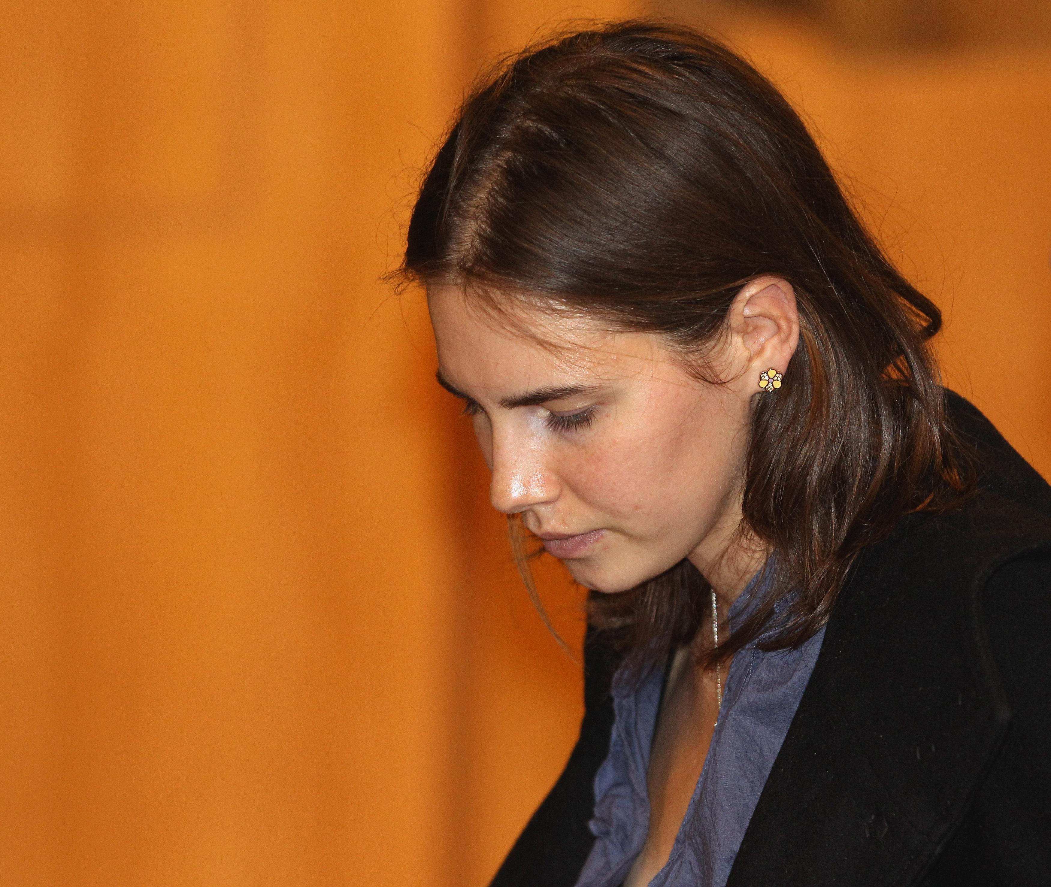 Amanda Knox Awaits Murder Verdict