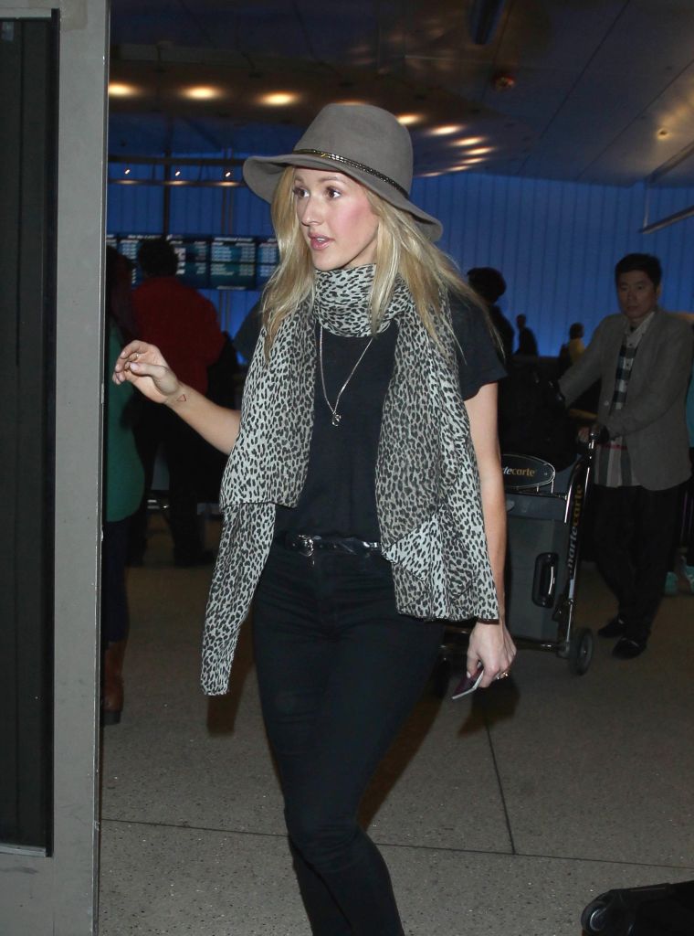 Ellie Goulding looks amazing as she touches down in Los Angeles via LAX airport.