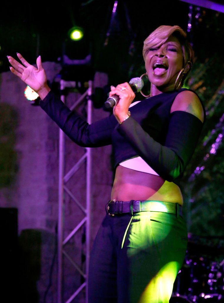 Sing it! Mary J. Blige sings her heart out during her performance at SXSW 2015.