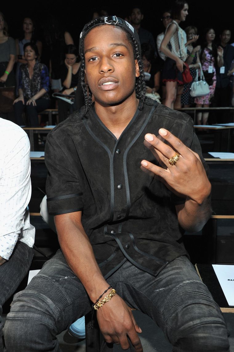 Just chillin’ in the front row.