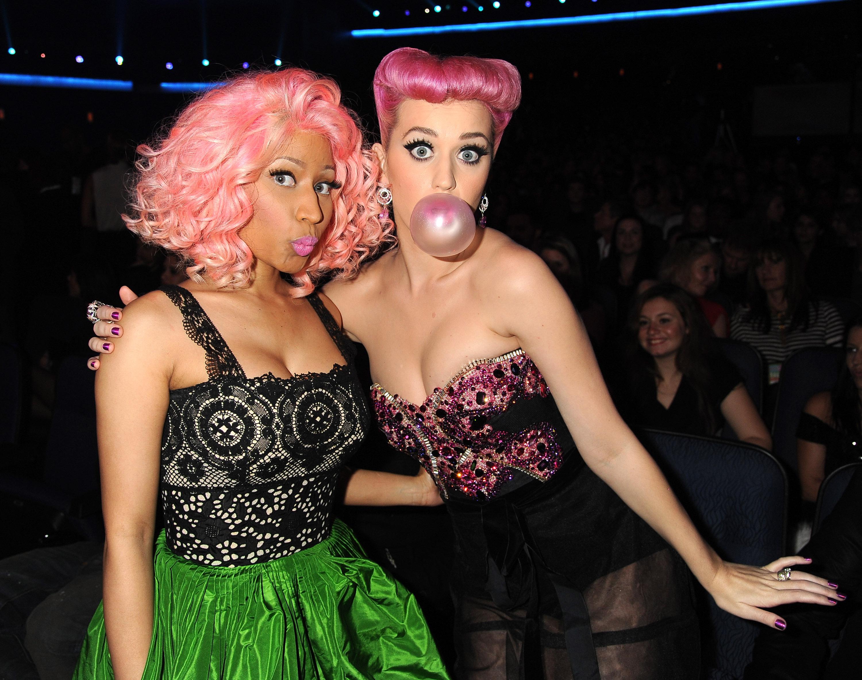 2011 American Music Awards - Backstage & Audience