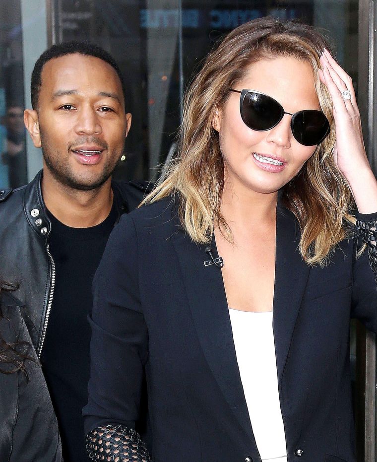 Look at these two. John Legend and his bae Chrissy Teigen were spotted out and about in New York.