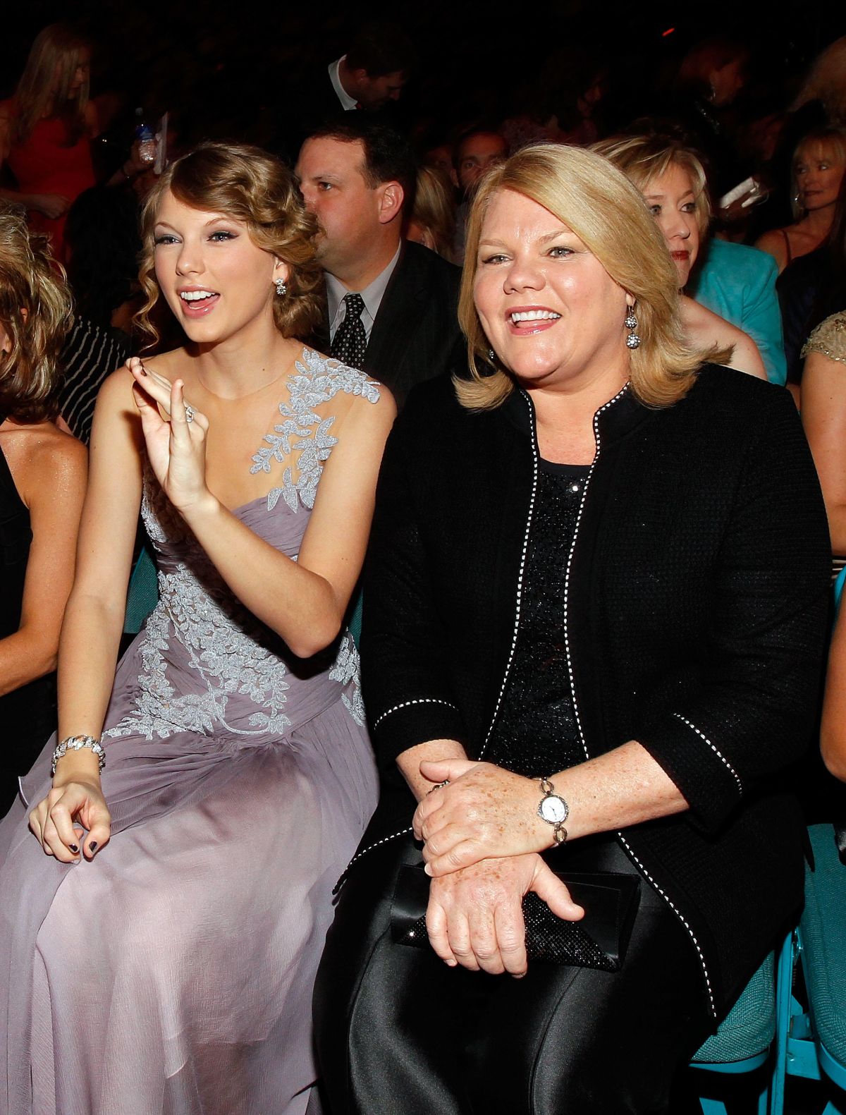 17 Pictures Of Taylor Swift & Her Mother Andrea Finlay 92 Q