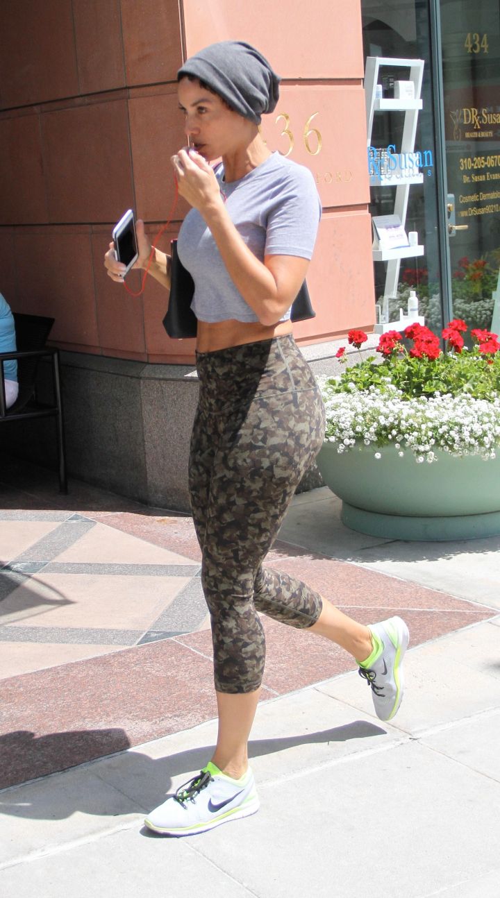 Nicole Murphy flaunts her flawless body as she hits the salon in Beverly Hills, CA.