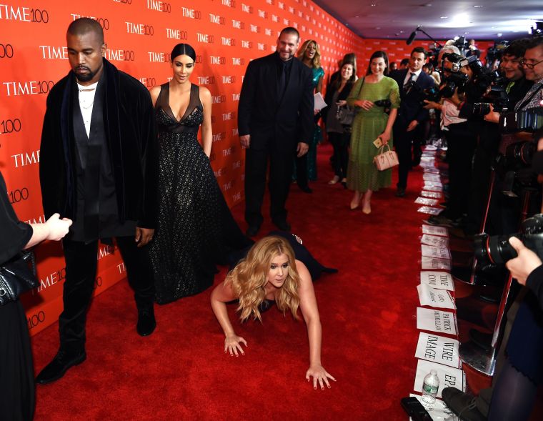 Amy Schumer's hilarious stunt on the red carpet.