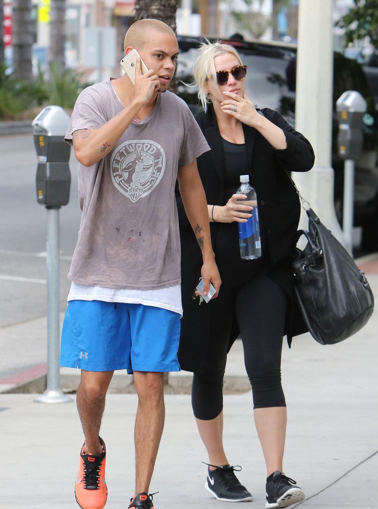 Ashlee Simpson and her bae Evan Ross keep it cuddly while going to the gym in Studio City.