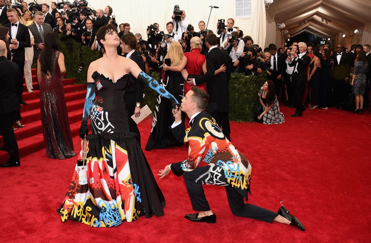 Celebrities arrive at the 2015 MET Gala