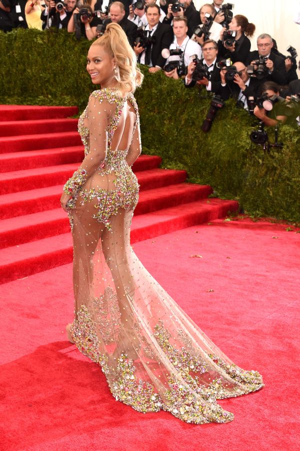Celebrities arrive to the 2015 Met Gala