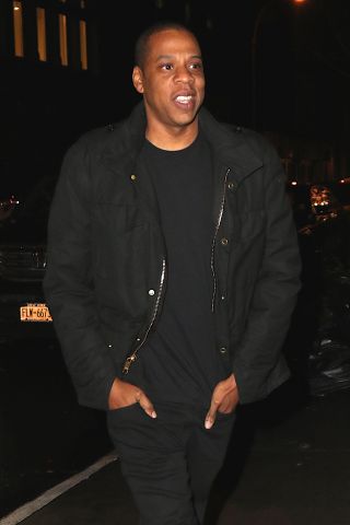 Jay Z has dinner with Beyonce in the West Village