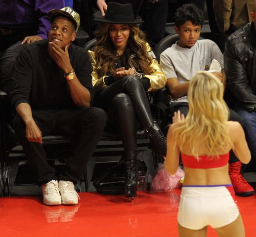 Jay Z and Beyonce at Clippers/Cavaliers game