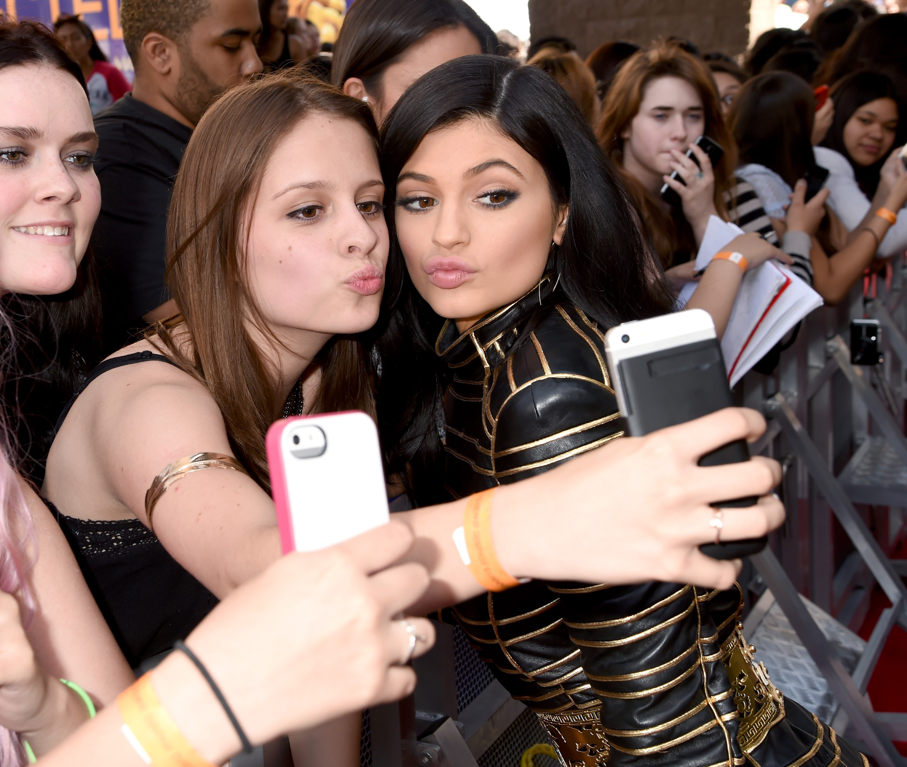 2015 Billboard Music Awards - Red Carpet