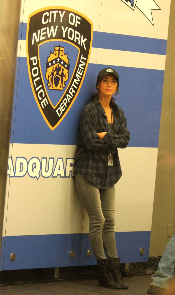 Megan Fox goes undercover with the NYPD on the set of “Teenage Mutant Ninja Turtles 2″