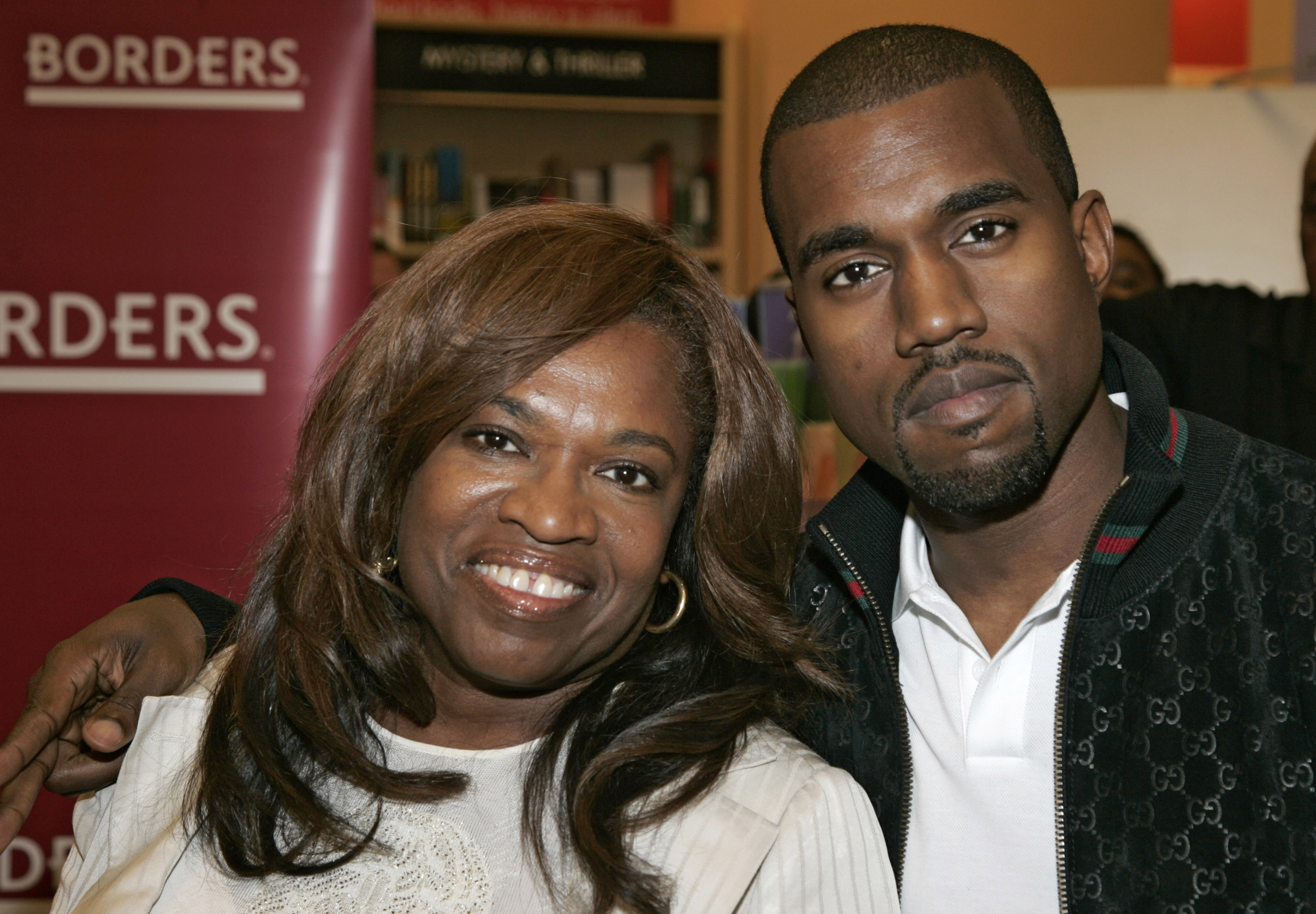 Donda West Signs Copies of Her New Book, 'Raising Kanye' - June 6, 2007