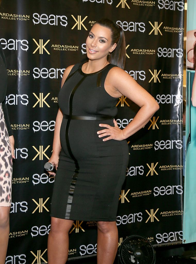 Pregnant & all, she can still rock a dress.