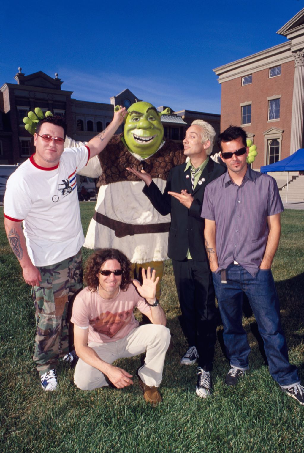 Smash Mouth promoting "Shrek" soundtrack