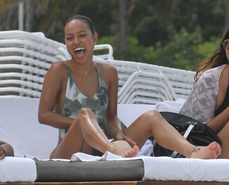 Karrueche ain't got no worries - and damn, she's looking good at the beach in Miami.