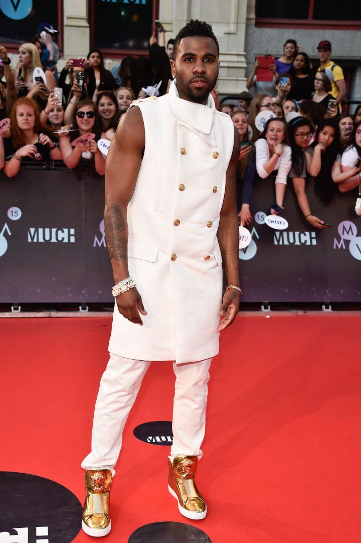 Like Hadid, Jason Derulo also went for all white.