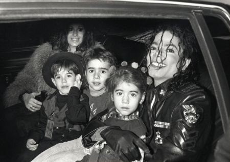 MJ was a proud owner of a 2,700-acre Neverland Ranch that has a theme park, a menagerie, and a movie theater.