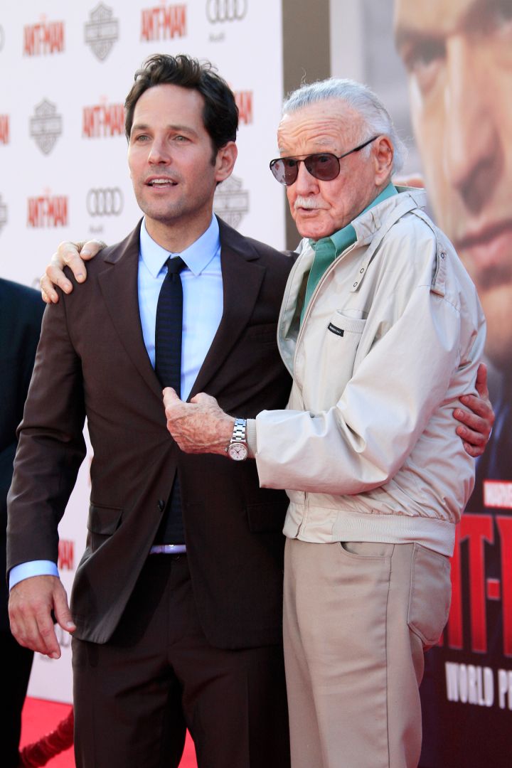 Stan Lee and Paul Rudd posed together while on the carpet of the “Ant-Man” premiere in Los Angeles.