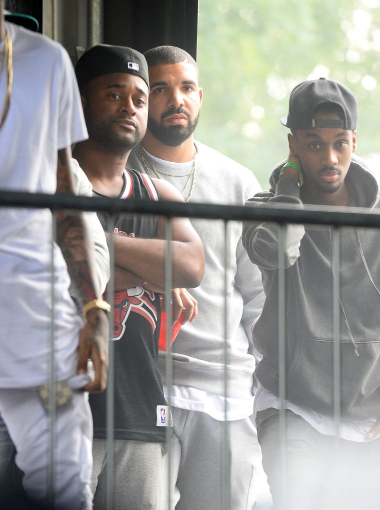 Drake blended with the crowd at the Wireless Festival.
