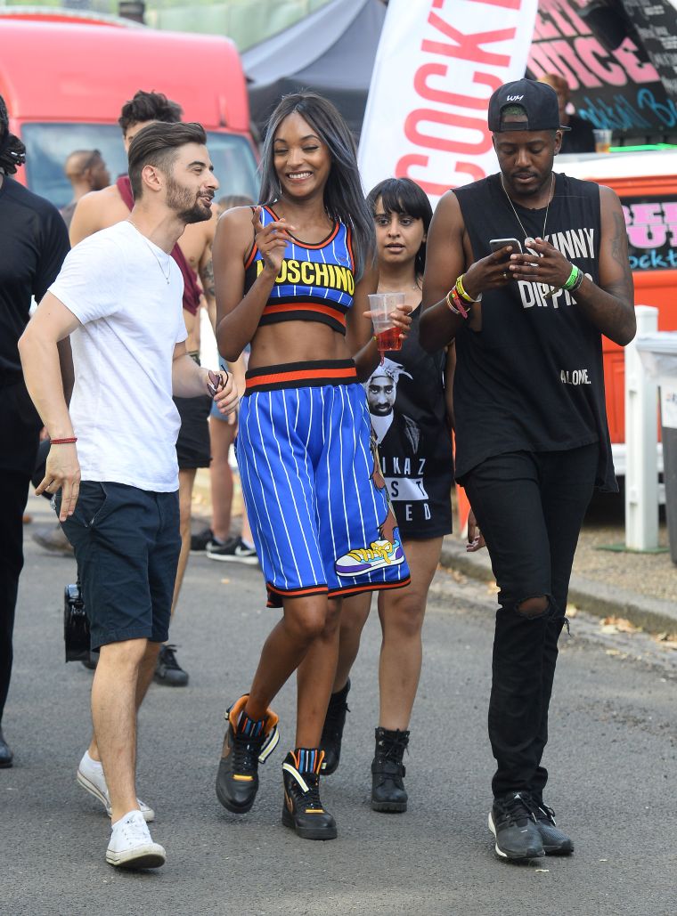Jourdan Dunn showed off her model abs at the Wireless Festival.