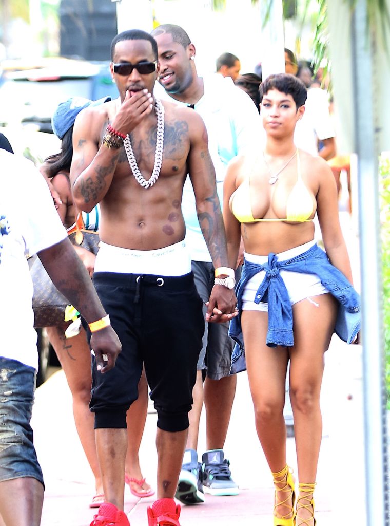 Safaree Samuels took his new model chick to thot paradise, aka South Beach, Miami.