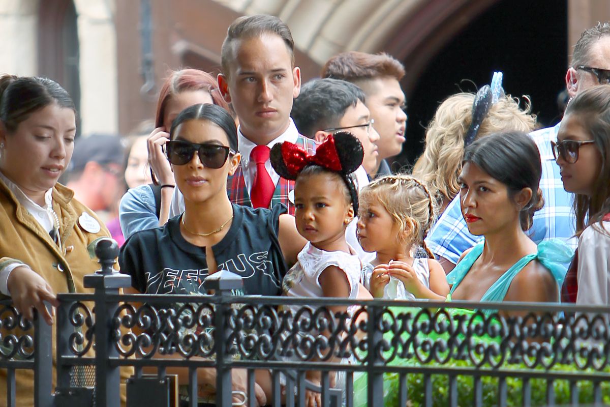Penelope Disick's birthday at Disneyland - Kourtney Kardashian, North West, Kim Kardashian