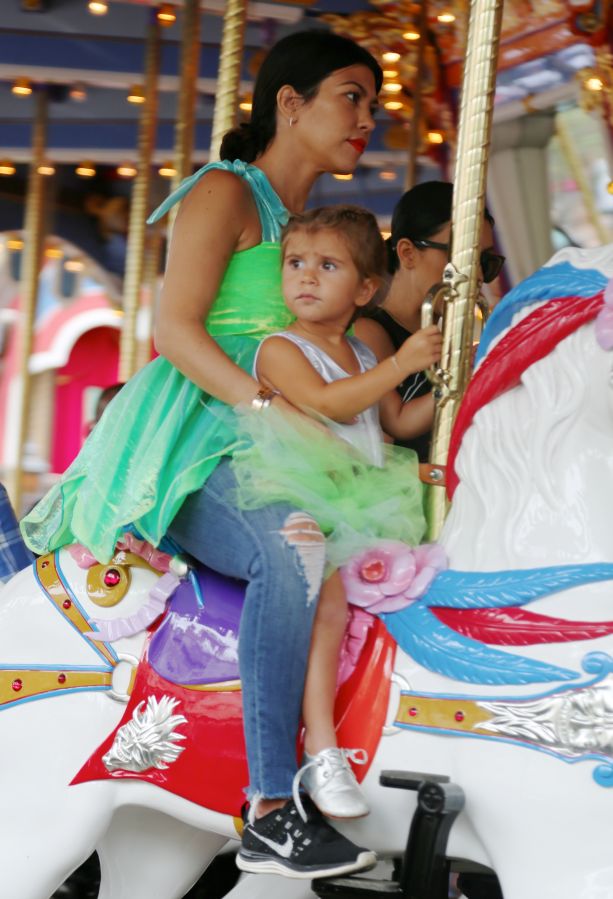 Penelope Disick's birthday at Disneyland - Kourtney Kardashian, North West, Kim Kardashian