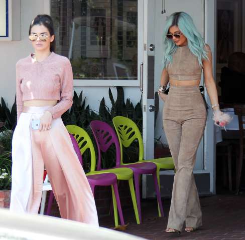 Kylie Jenner and Kendall Jenner go to lunch in West Hollywood