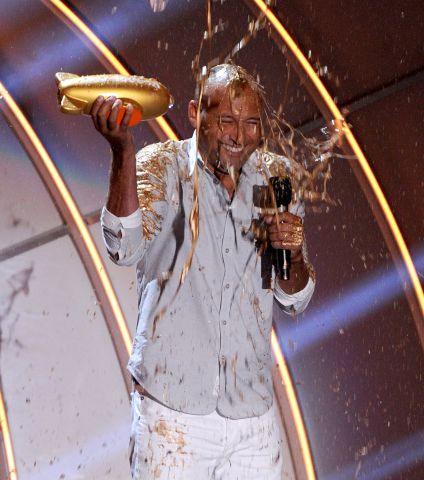 Derek Jeter gets slimed onstage at the Nickelodeon Kids' Choice Sports Awards