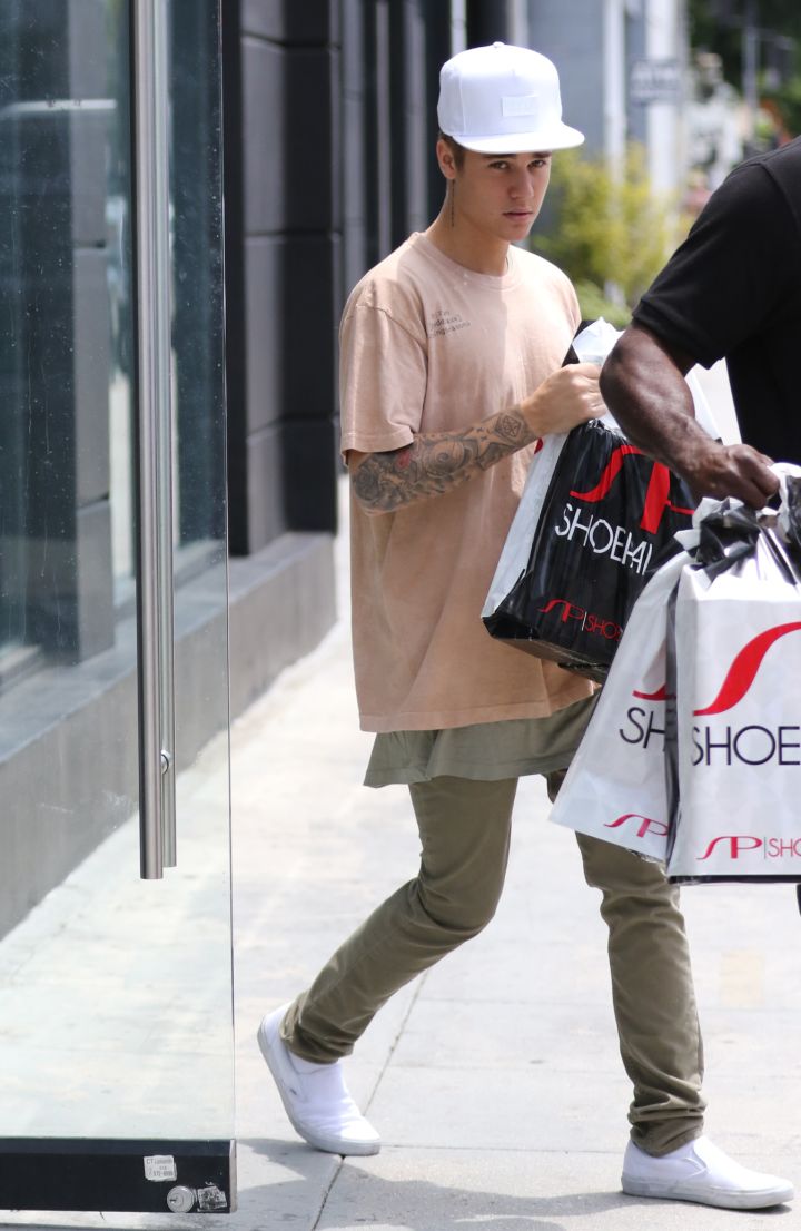 Justin Bieber copped some new kicks this weekend.