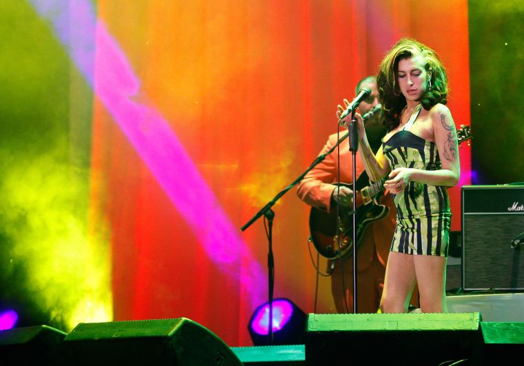 Amy's last performance in 2011.