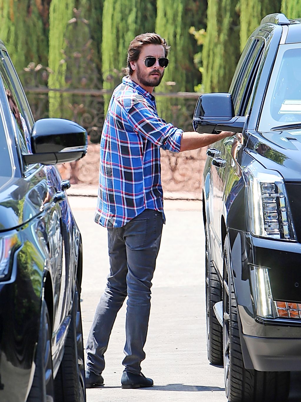 Scott Disick collects his daughter from Kourtney in LA.