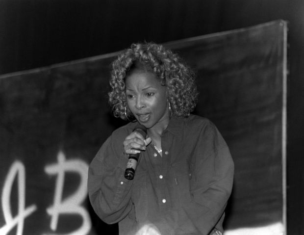 Mary J. Blige performing in 1992