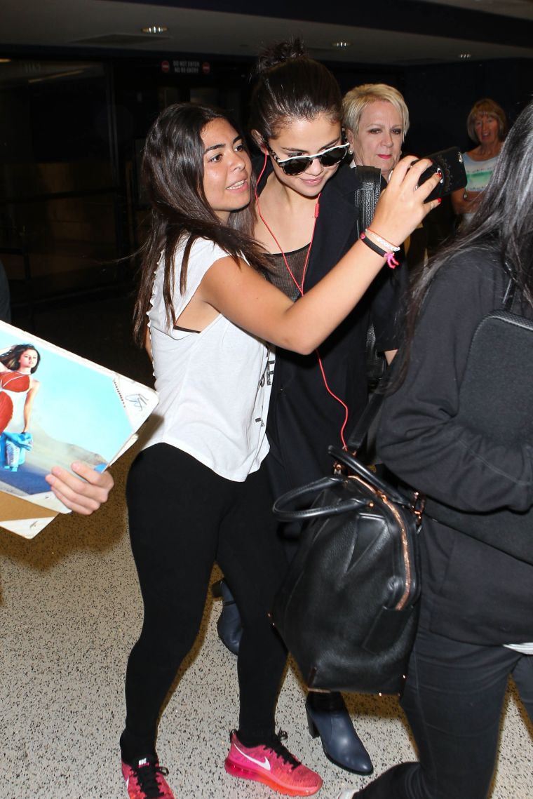 Selena Gomez just wants to look good for the fans. Here she is posing for another selfie.