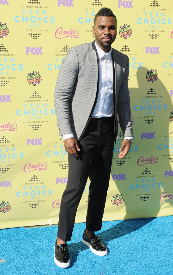 Jason Derulo suited up for the occasion.