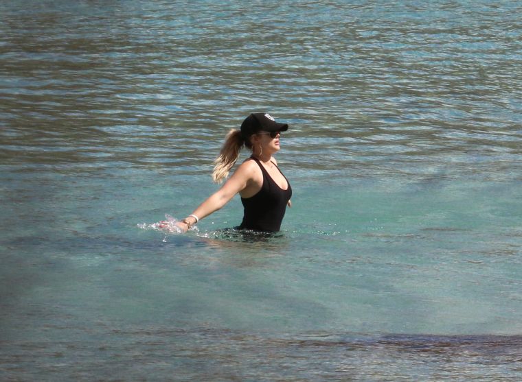 Khloe enjoyed the ocean.