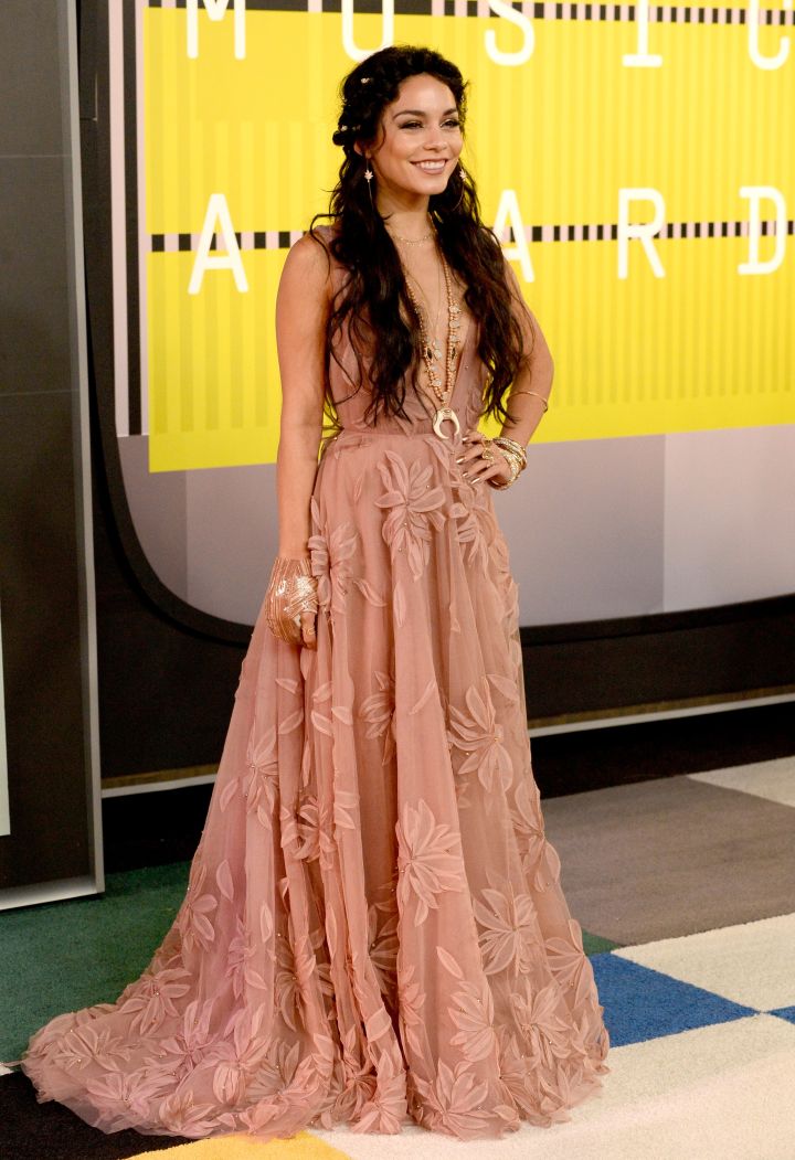 Vanessa Hudgens was simply beautiful in an elegant gown.