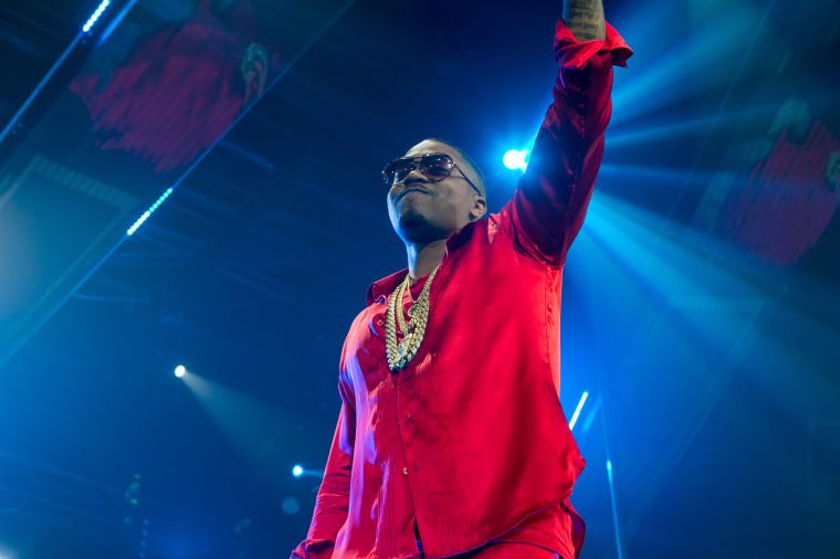 Hennessy V.S celebrated brand ambassador Nas’ birthday at Drais Nightclub in Las Vegas. Hennessy presented Nas with a cake and bottle parade as he performed a special 45-minute set for partygoers.